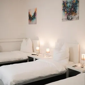 Privatunterkunft Ein, Zwei- Oder Mehrbettzimmer/ Monteurszimmer, Leipzig